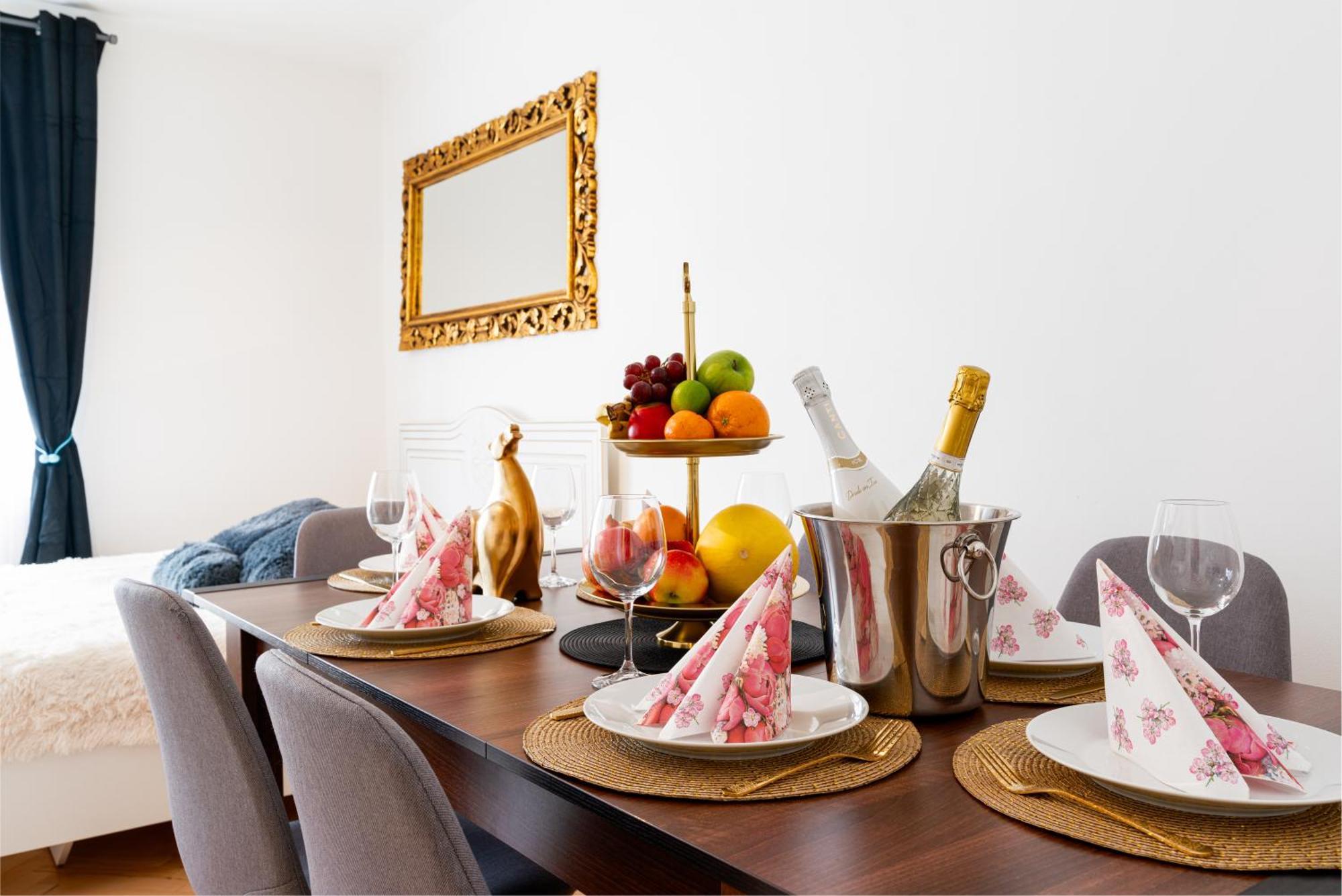 Kingdom Of 3 Roses Apartment Prague Ngoại thất bức ảnh